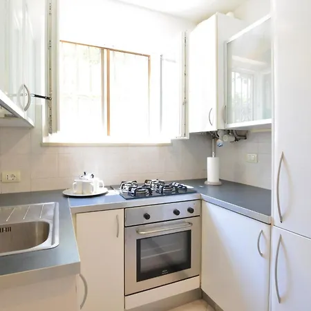 1 Bedroom Lovely In *